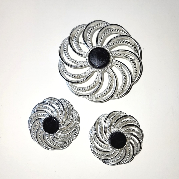 SARAH COVENTRY "MYSTIC SWIRL" 1966 BROOCH & EARRINGS - Picture 8 of 8